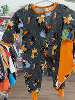 3-6M GRAY DISNEY POOH SLEEPER W/ BIB