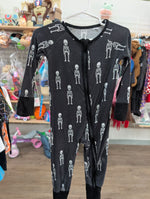 12M BLACK UNKNOWN SKELETON SLEEPERS
