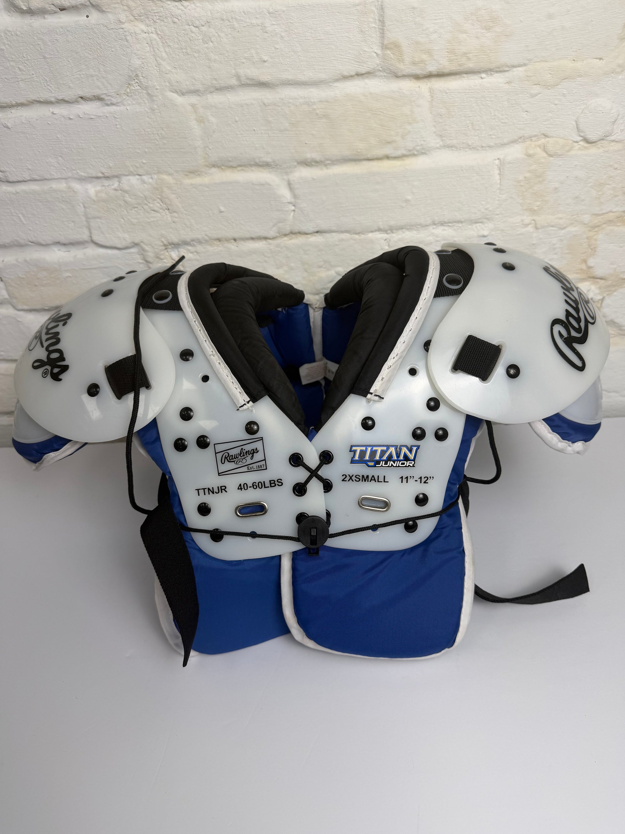 WHITE CATALYST SHOULDER PADS