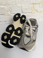 Y1.5 GRAY NEW BALANCE TENNIS SHOES