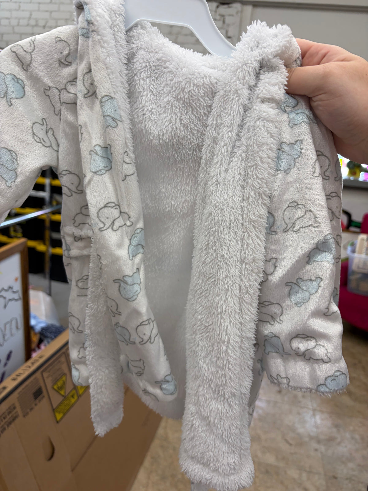 5t white unknown elephant robe