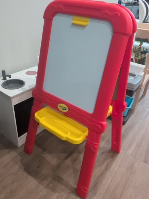 Gently Used CRAYOLA EASEL