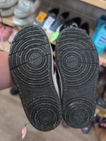 C10 WHITE / BLACK NIKE VELCRO SHOE