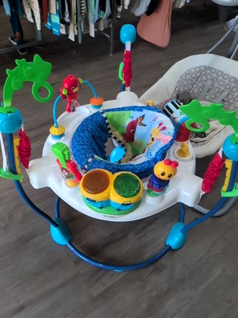 GENTLY USED ACTIVITY CENTER - BABY EINSTEIN