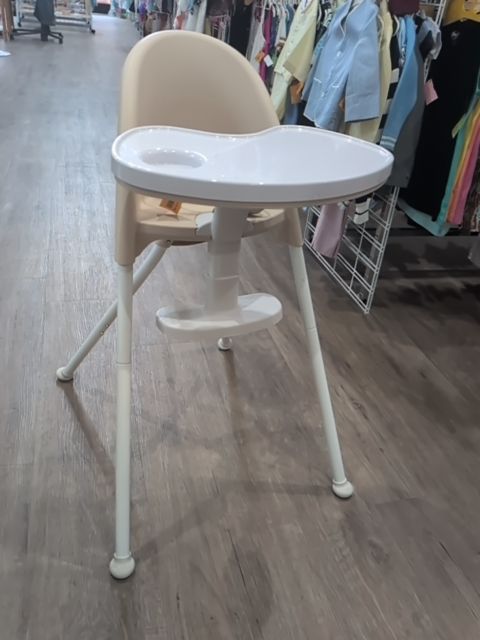 Gently Used HIGH CHAIR