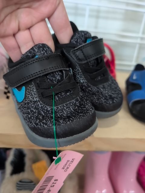 C4 BLACK/BLUE NIKE VELCRO SHOE