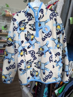 YXS MULTI BLUEY BLUEY FLEECE