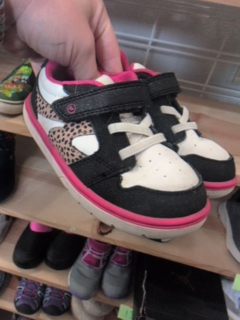 C8 BLACK / PINK STRIDE RITE VELCRO SHOE