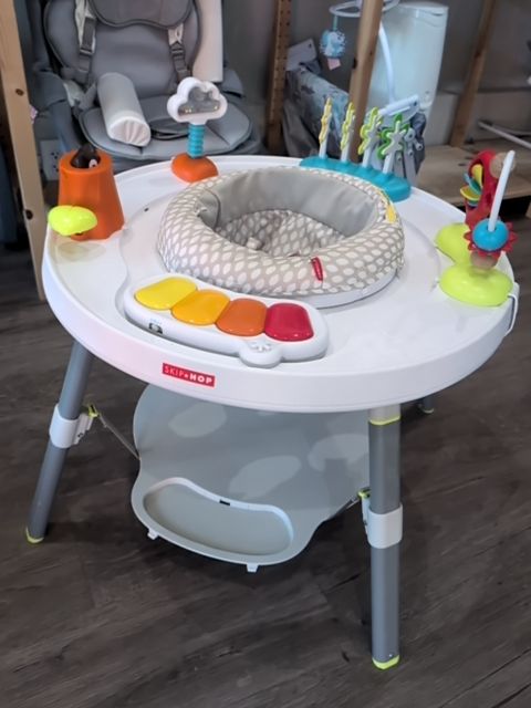 GENTLY USED SKIP HOP ACTIVITY CENTER CONVERTIBLE