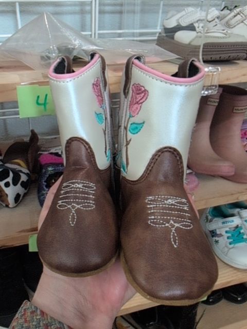 C3 BROWN / GRAY BOOT BARN BOOT CRIB SHOE