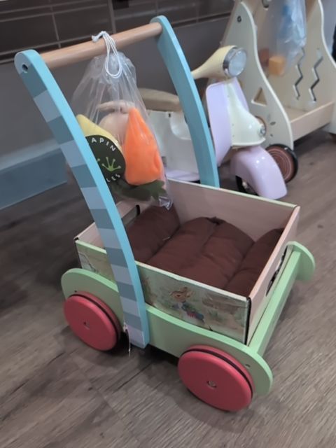 PETER RABBIT PETER RABBIT GARDEN WAGON