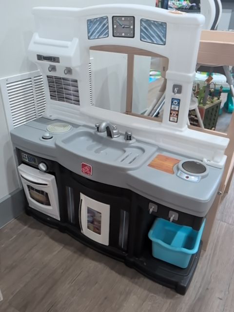 Gently Used STEP 2 PLAY KITCHEN