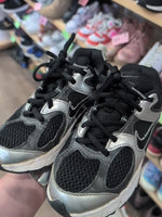Y1 BLACK NIKE RUNNING SHOE