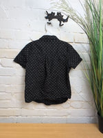 Y6 BLACK ART CLASS BUTTON DOWN