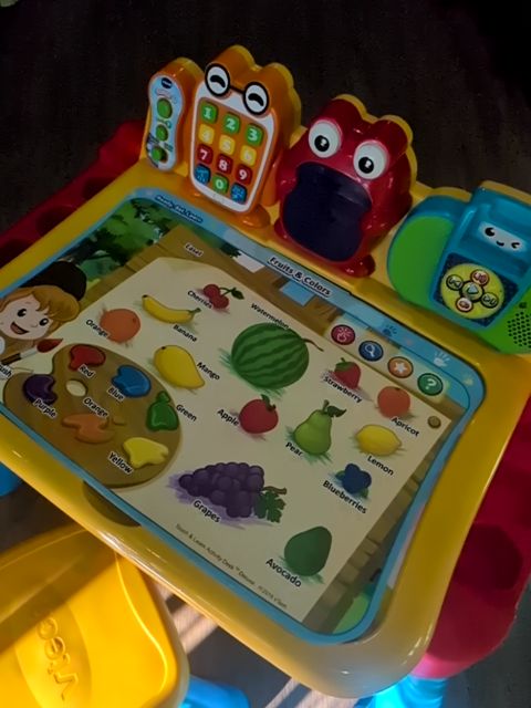 GENTLY USED MULTI VTECH LEARNING DESK