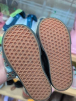C7.5 BLACK VANS LACE UP VANS