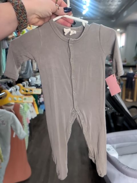 Gently Used NB GRAY KYTE SLEEPER