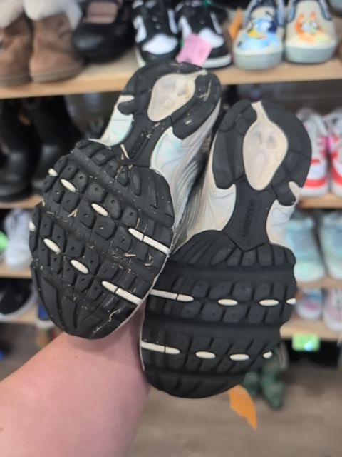 Y1 GRAY NEW BALANCE RUNNING SHOE