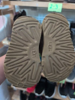 C6 BEIGE UGG FLEECELINED BOOT