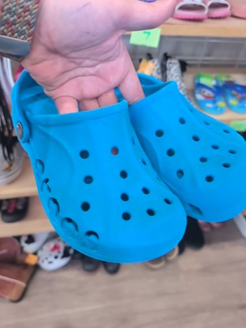 Y2 BLUE CROCS CROCS